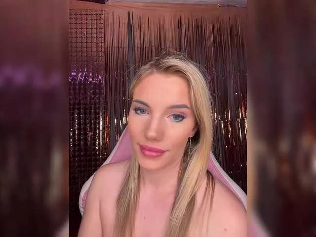 LYLAtop on BongaCams 