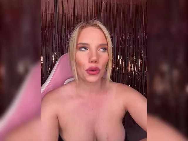 LYLAtop on BongaCams