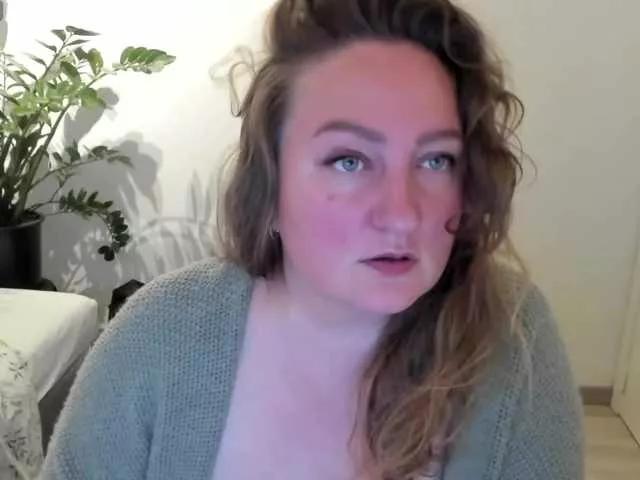 Madam-XL on BongaCams