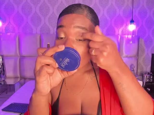 Malaika on BongaCams 