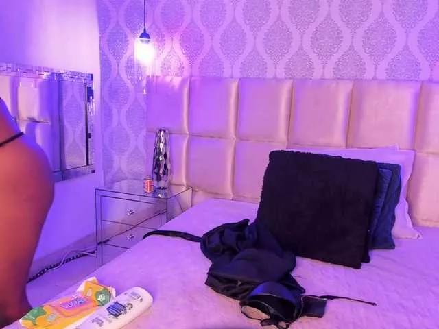 Malaika on BongaCams 
