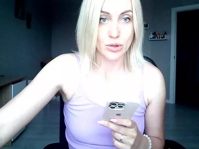 MarryEmm on BongaCams 
