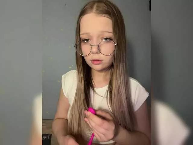 MelMooon on BongaCams 