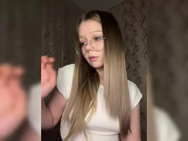 MelMooon on BongaCams 