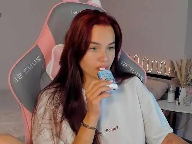 Mia-mit on BongaCams