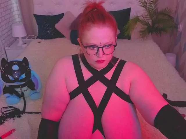 MilanaSkyingg on BongaCams