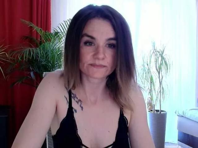 Nanny-Lora on BongaCams 