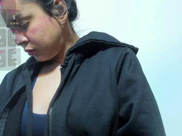 Naomii18 on BongaCams
