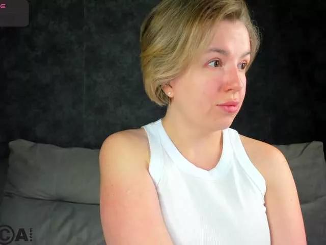 Nikki-Kai on BongaCams 