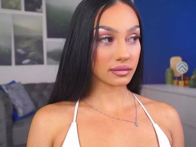 NinnaVoss on BongaCams 