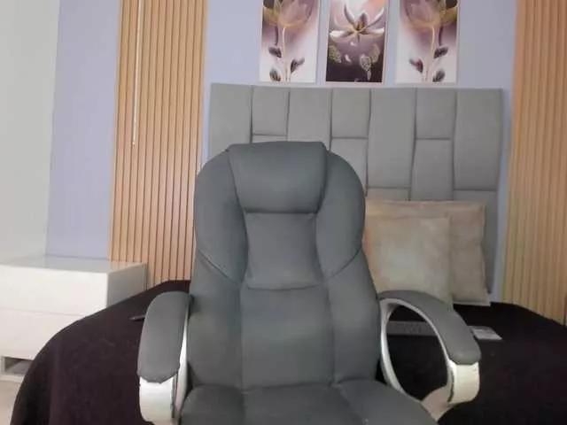 Noa-Guzman on BongaCams