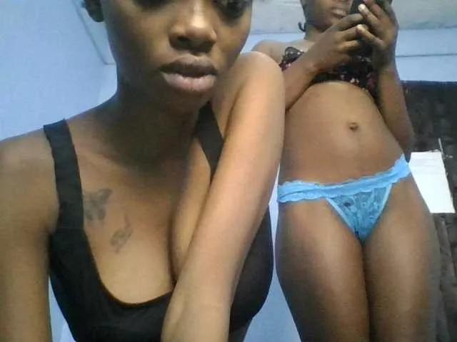Petitegals on BongaCams