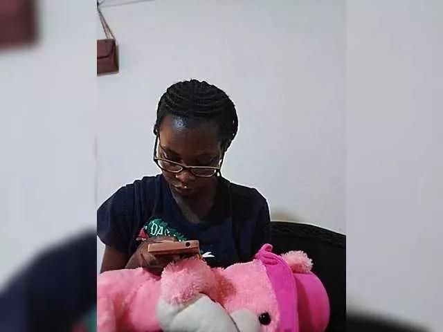 petitehotgirl on BongaCams