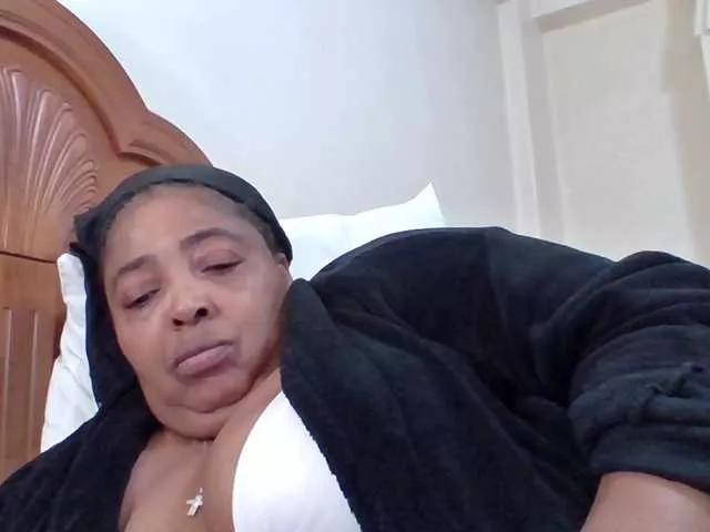 pussylips53 on BongaCams 