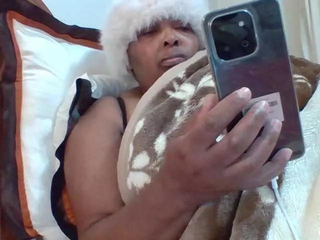 pussylips53 on BongaCams 