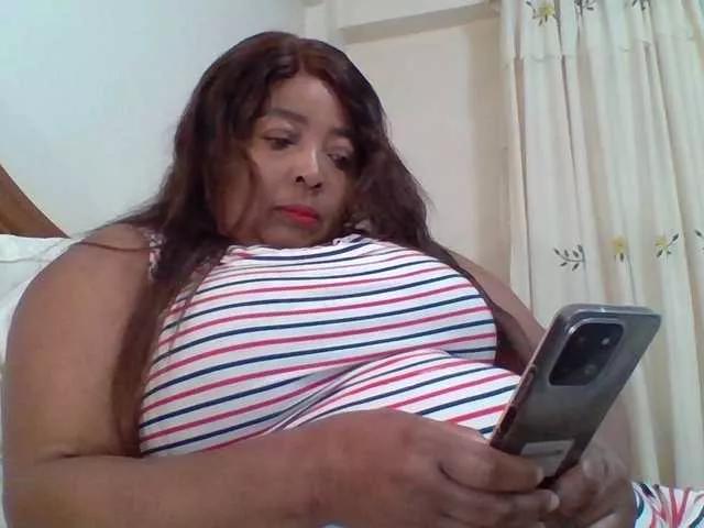 pussylips53 on BongaCams 