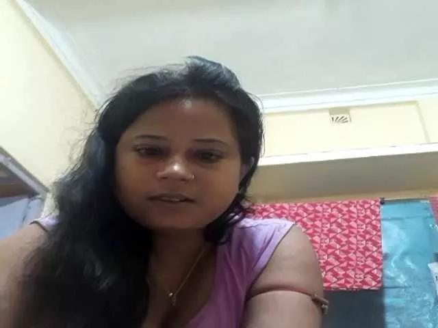 Queen9800 on BongaCams