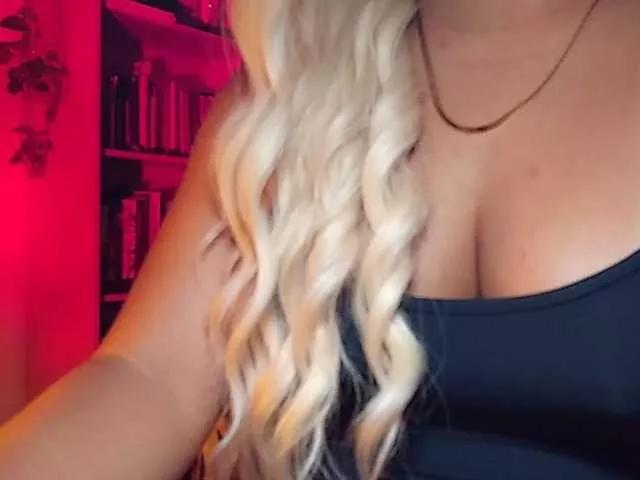 queensativa on BongaCams 