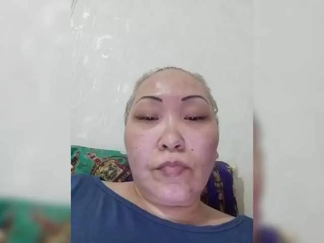 Qweentis on BongaCams 