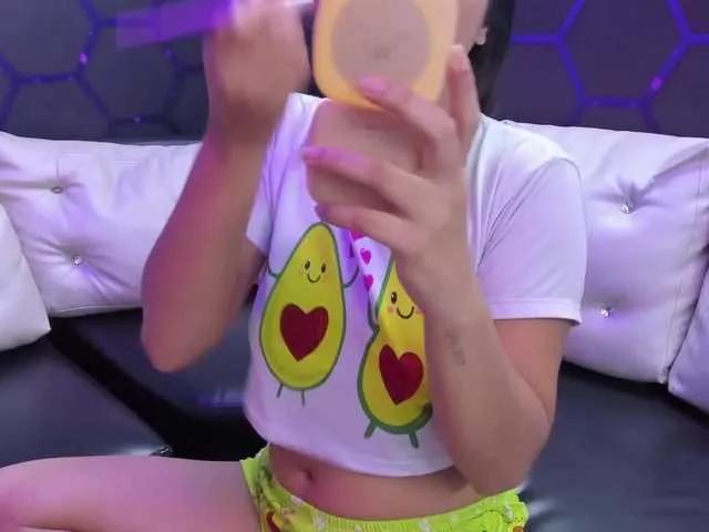 room-kitty on BongaCams 