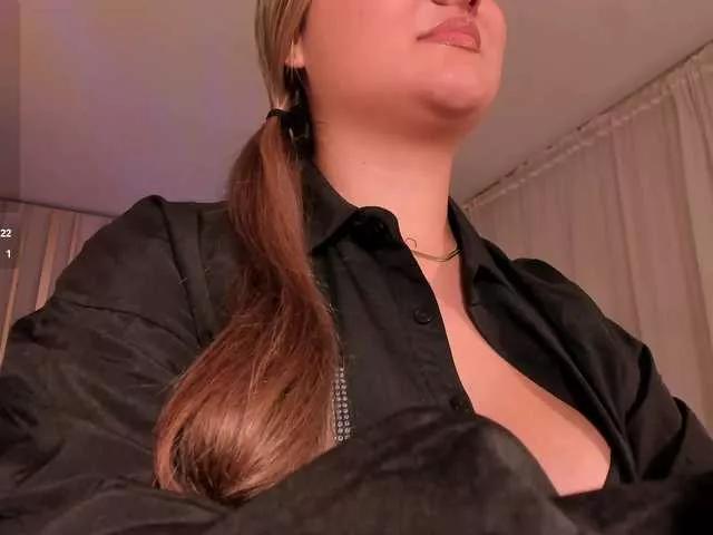 SamanthaConnor on BongaCams 