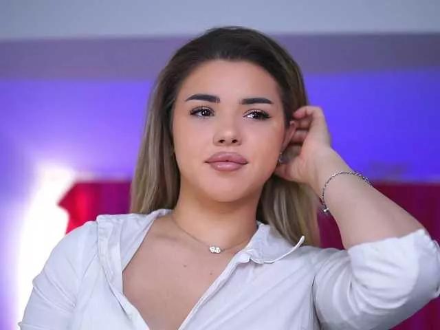 SaraMiretti on BongaCams