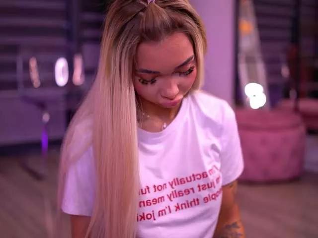 SashaFerrera on BongaCams 