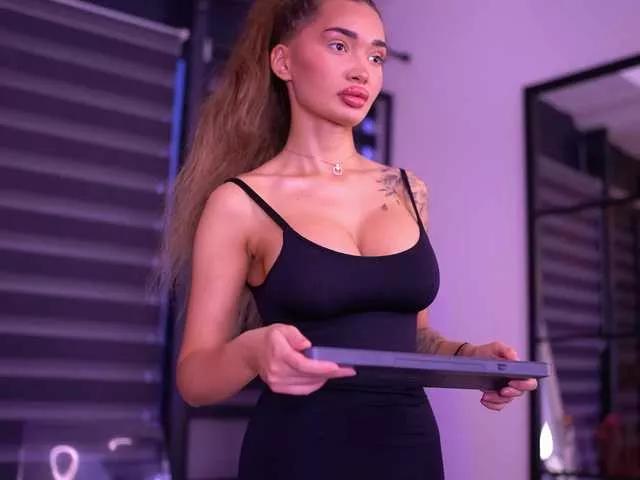 SashaFerrera on BongaCams 