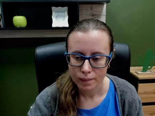 sparkleLizzy on BongaCams