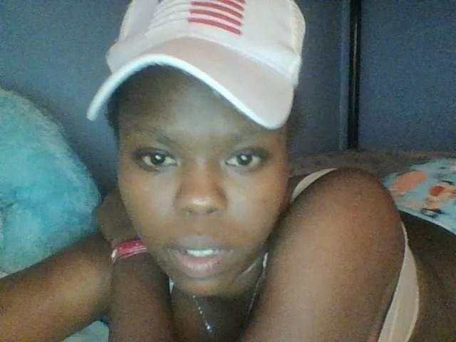 Sugarycake on BongaCams