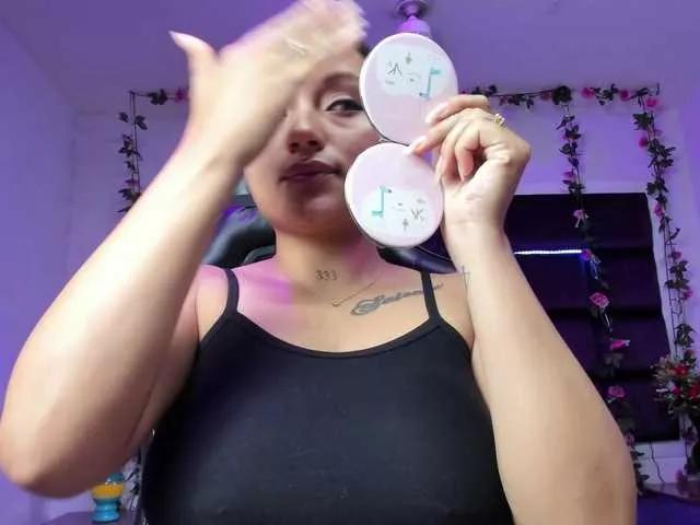 sweelanna on BongaCams 