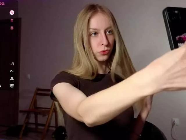Sweet-zz-Gold on BongaCams