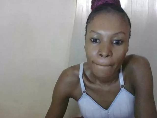 Sweetpetite254 on BongaCams 