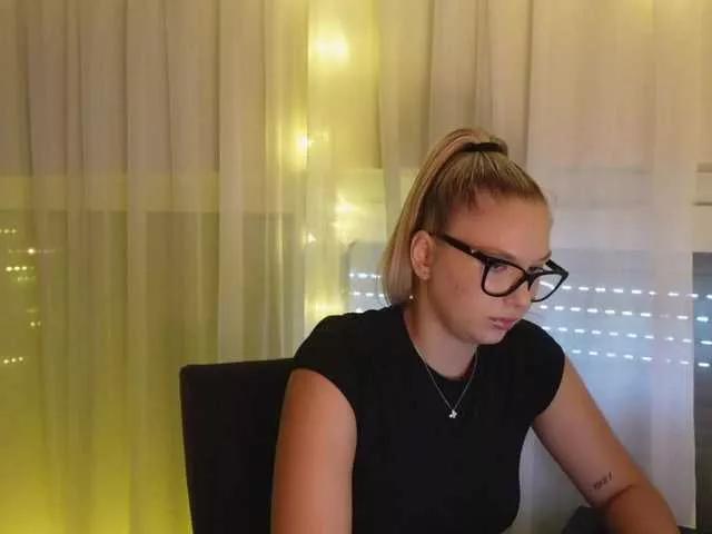 sweetpiece on BongaCams