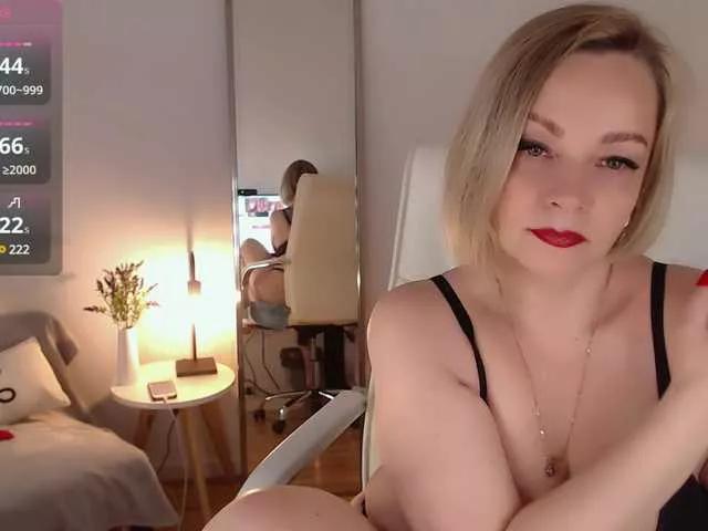 Tilly-Eliot on BongaCams