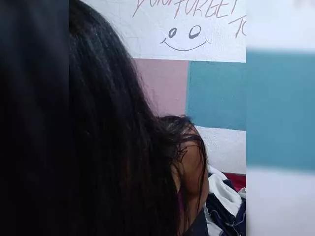 TitiAnnah on BongaCams 