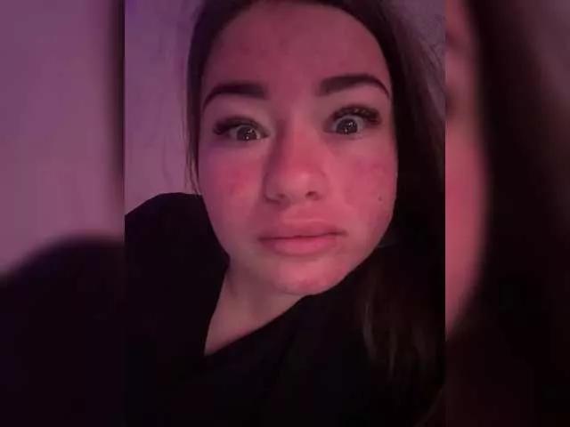 ViollaSweetA on BongaCams