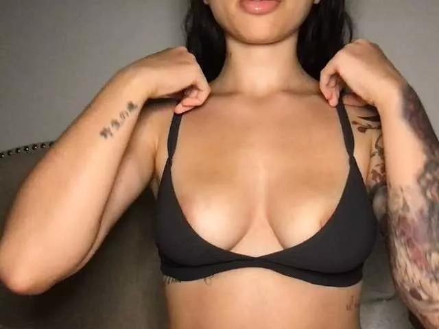 Xoxcat on BongaCams 