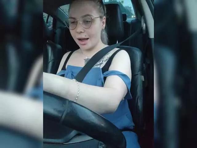 YourFunnyBlondiee on BongaCams