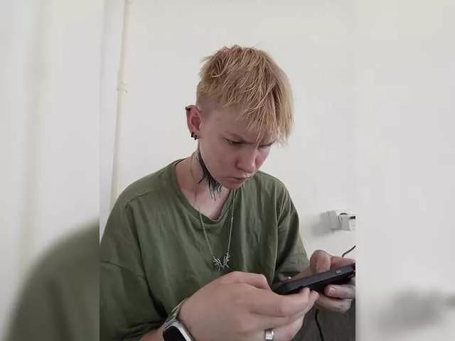 Zhenyya- on BongaCams