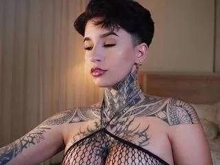 alicee-love on CamSoda