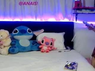 anaisvelvet2025 on CamSoda 