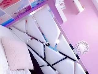 ariia-janee on CamSoda 