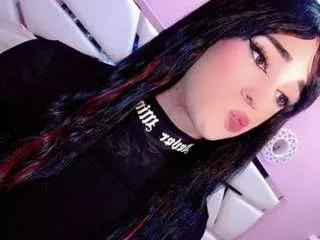 ariia-janee on CamSoda 