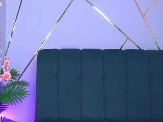 b3llaspring on CamSoda 