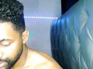 bbcblackhot33 on CamSoda 