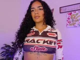 cassandraandrews on CamSoda 