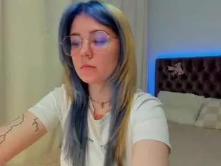 ellamayers on CamSoda 