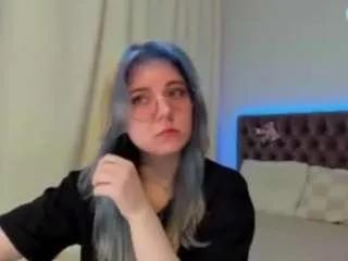 ellamayers on CamSoda 