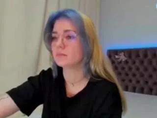 ellamayers on CamSoda 